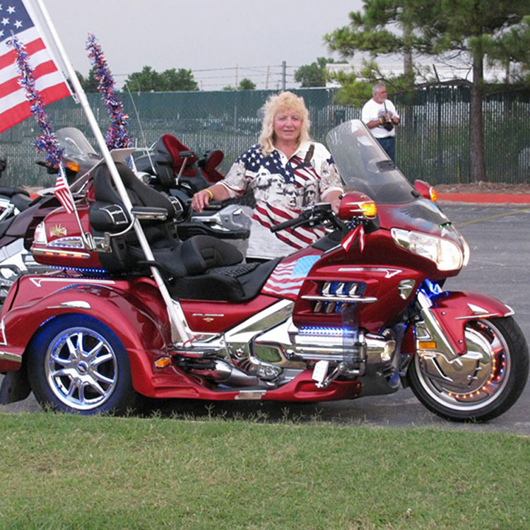 Motorcycle-riding great-grandma honors veterans